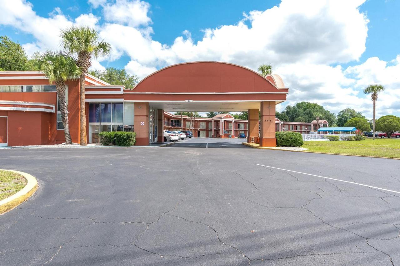 | OYO Hotel Mustang Silver Spring FL