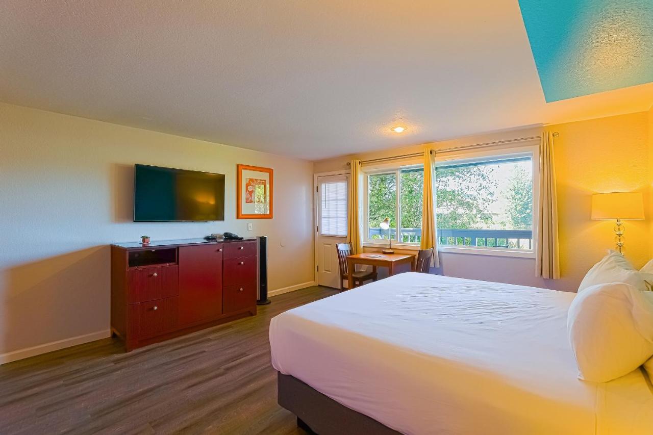 | Coast River Inn by OYO Seaside