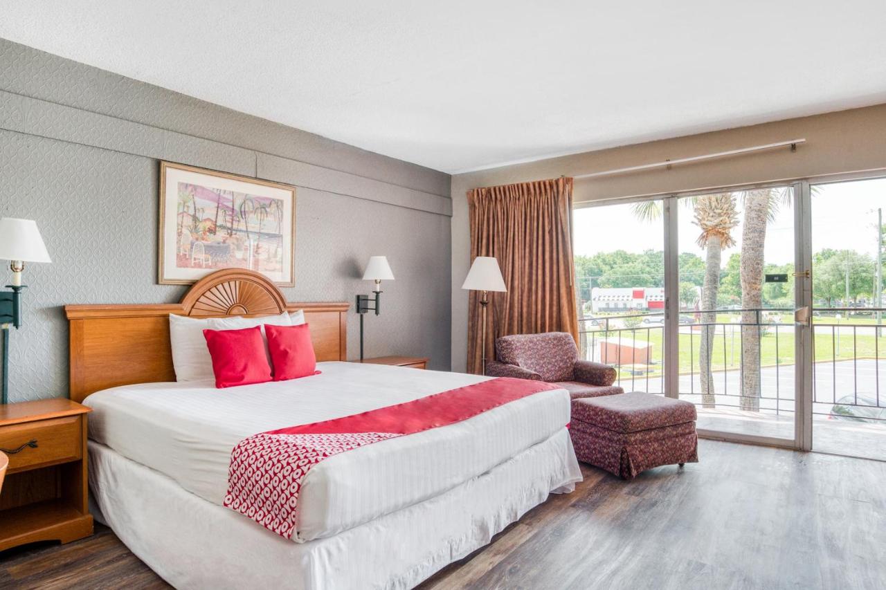 | OYO Hotel Mustang Silver Spring FL