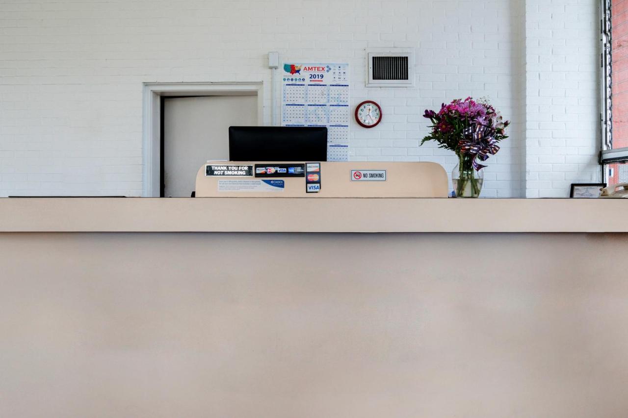 | OYO Hotel Mustang Silver Spring FL