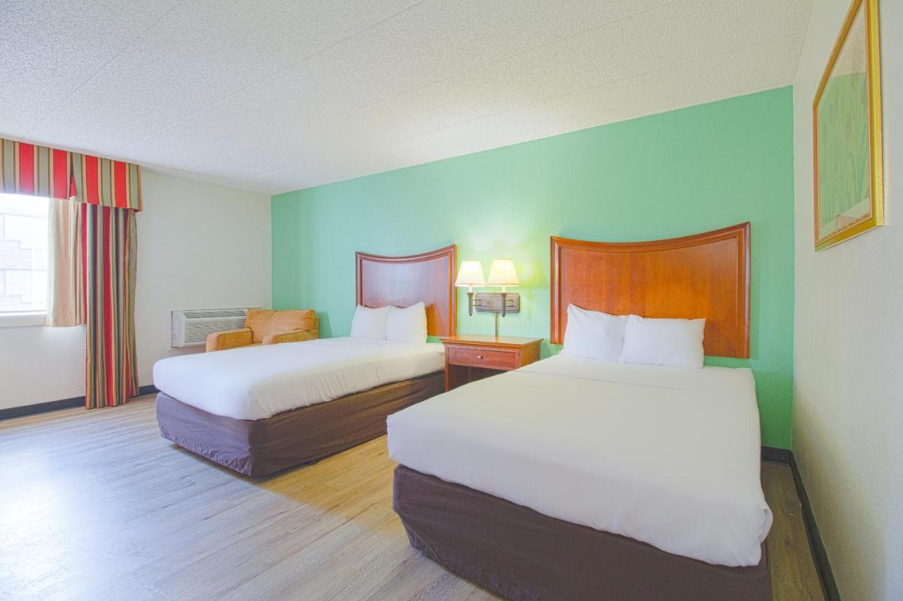 2 Full Bed Accessible at Tulsa Square Hotel Central, I-44 By OYO