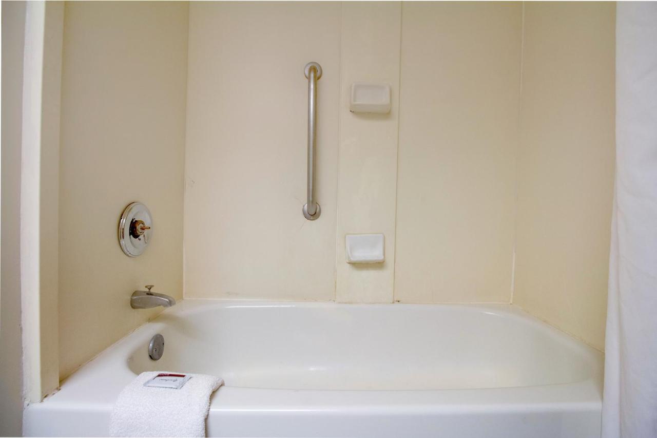 Deluxe King Bed with Pull Out at Tulsa Square Hotel Central, I-44 By OYO