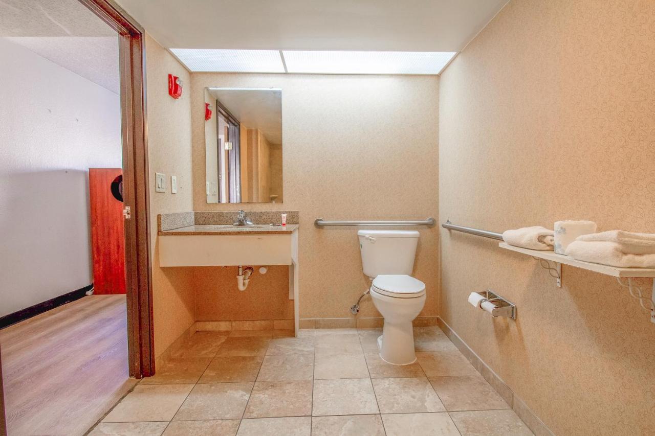 King Room - Disability Access at Tulsa Square Hotel Central, I-44 By OYO