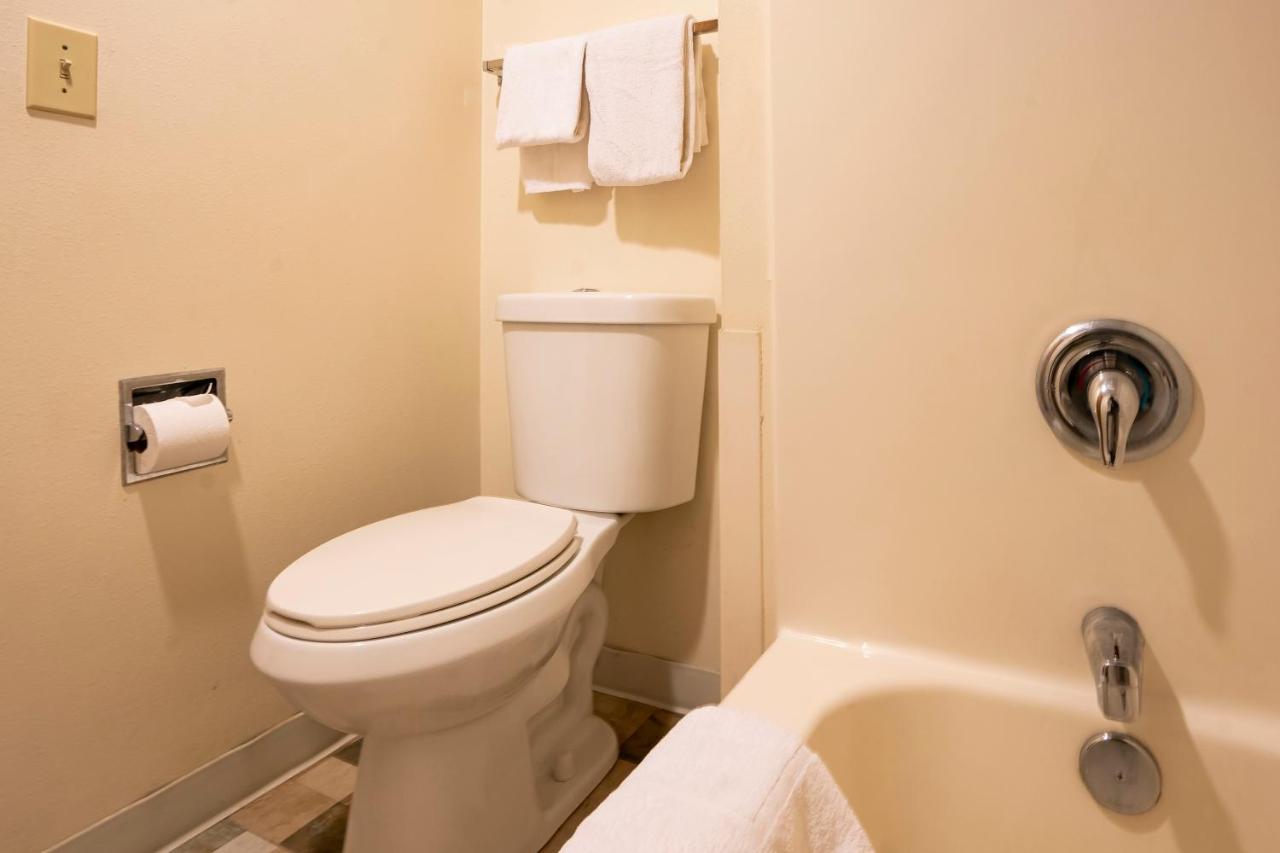 | OYO Hotel Redwood Falls near Jackpot Casino