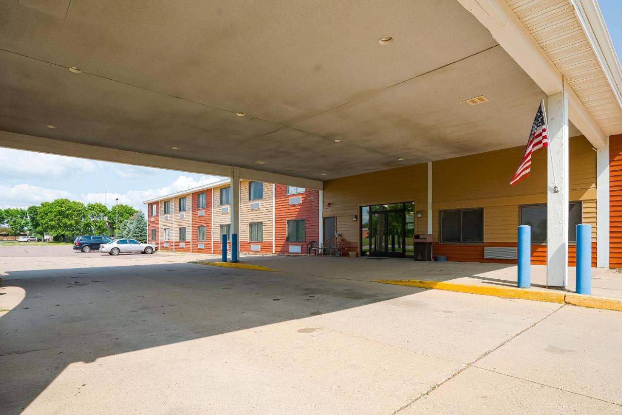 | OYO Hotel Redwood Falls near Jackpot Casino