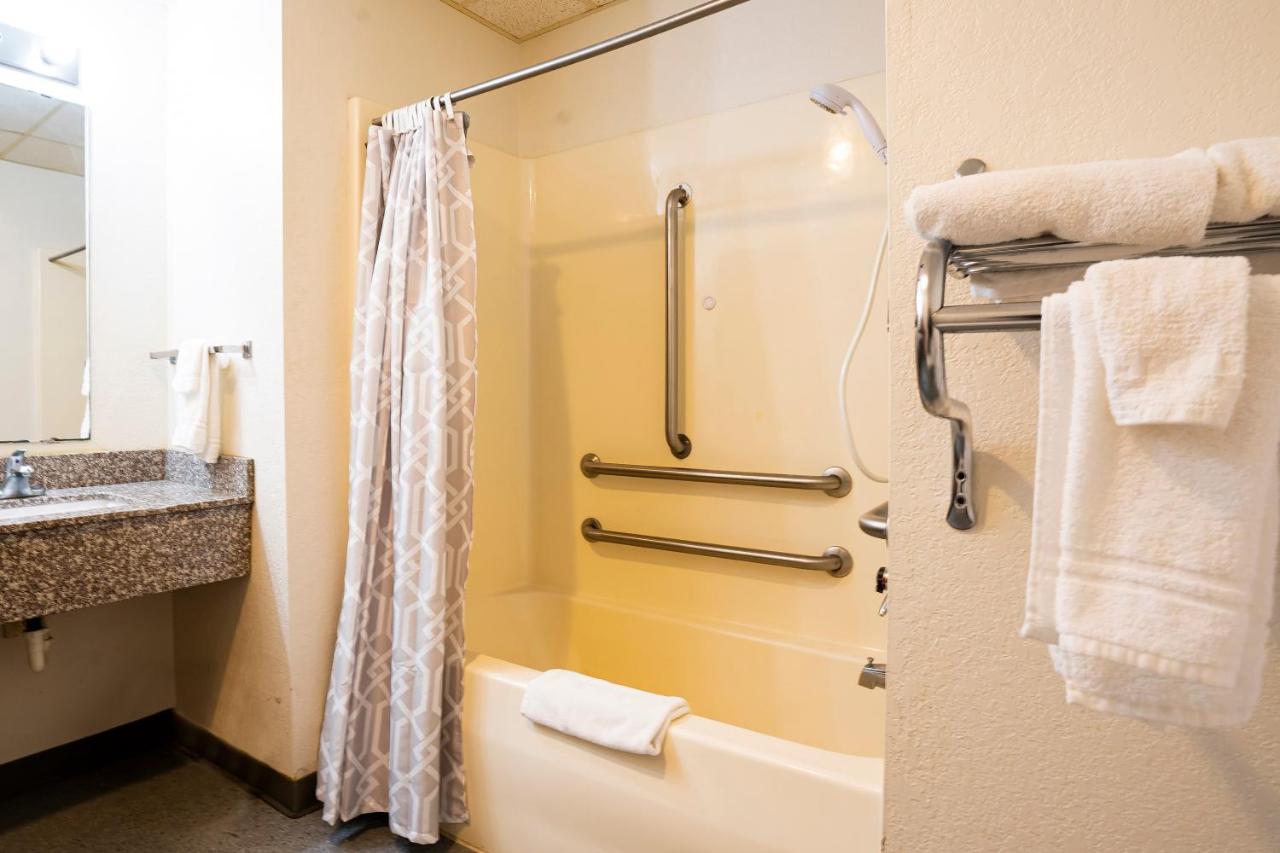 OYO Hotel Redwood Falls near Jackpot Casino