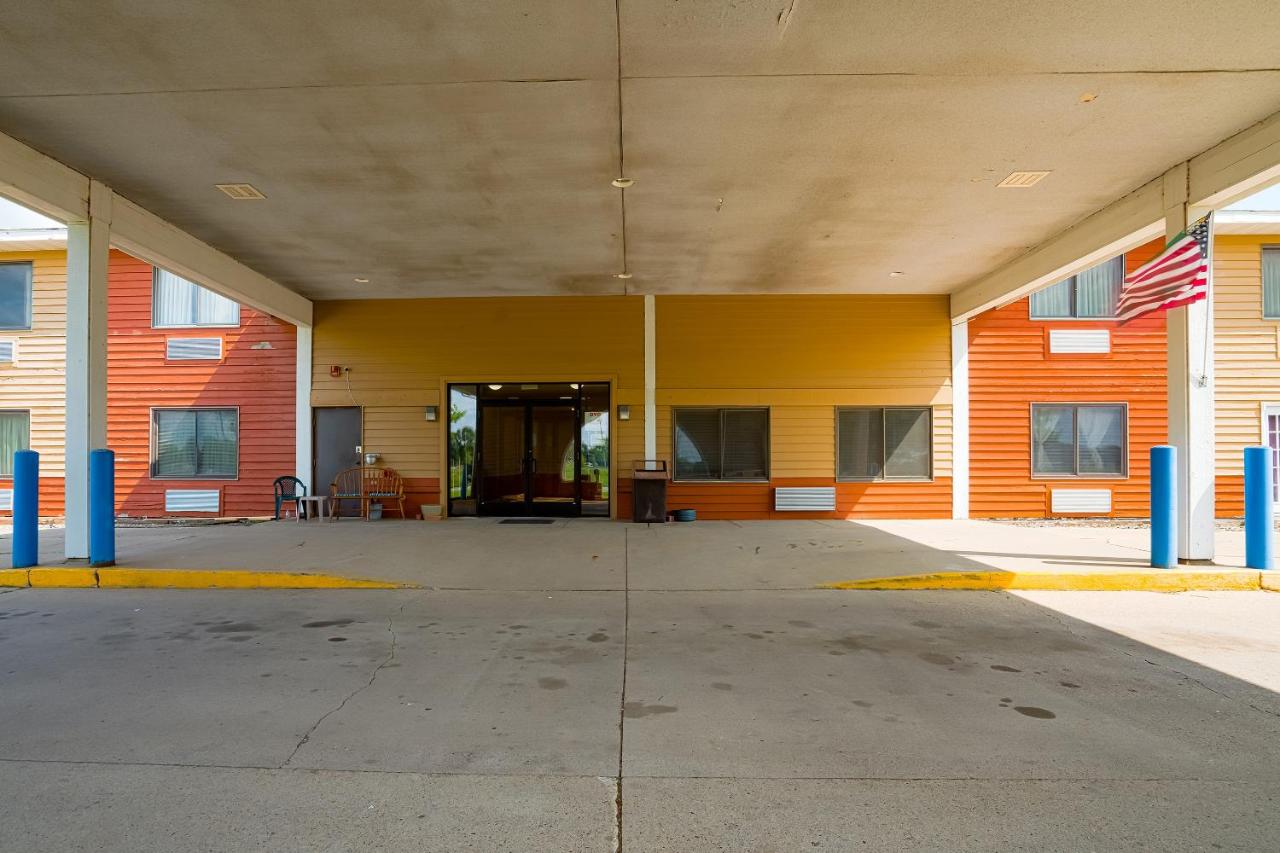 | OYO Hotel Redwood Falls near Jackpot Casino