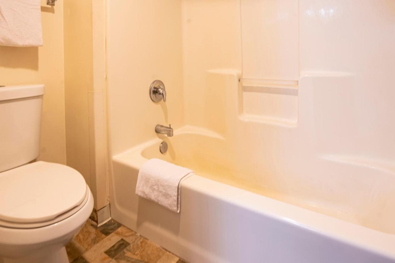 OYO Hotel Redwood Falls near Jackpot Casino