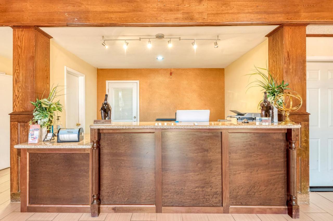 | OYO Hotel Jefferson TX Hwy 59