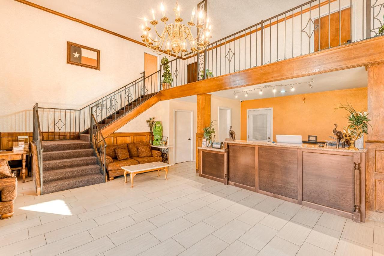 | OYO Hotel Jefferson TX Hwy 59