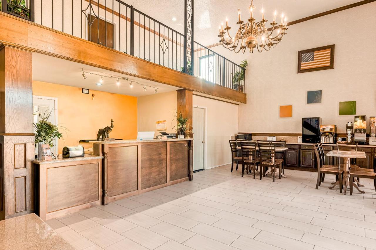| OYO Hotel Jefferson TX Hwy 59