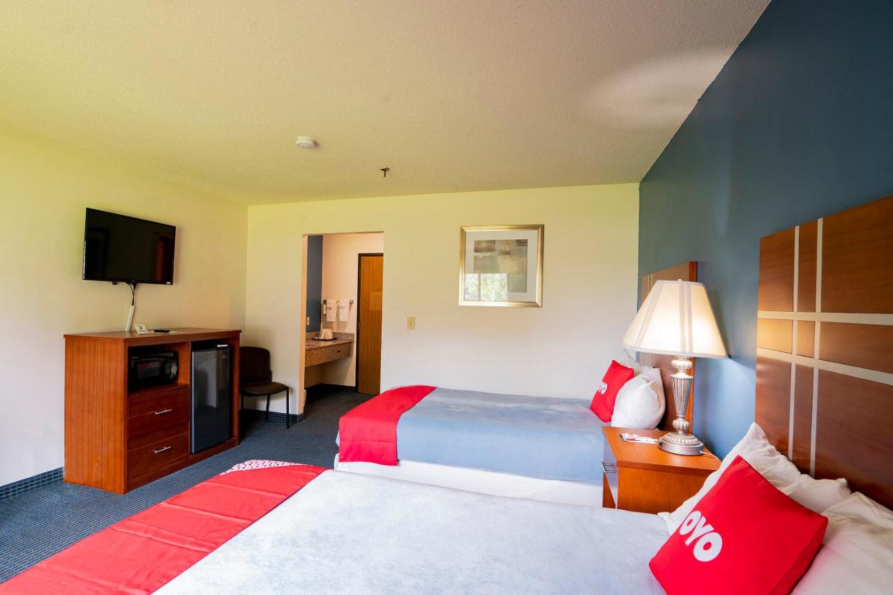 OYO Hotel Redwood Falls near Jackpot Casino