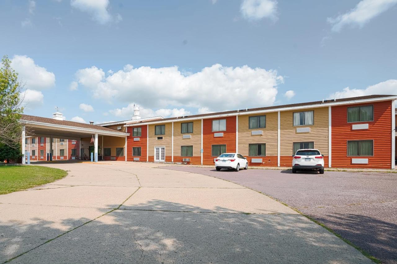 | OYO Hotel Redwood Falls near Jackpot Casino