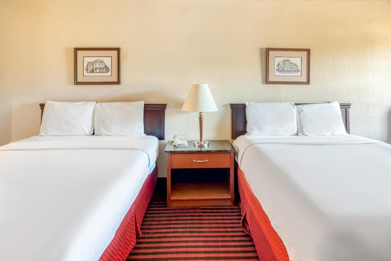 | OYO Hotel Jefferson TX Hwy 59