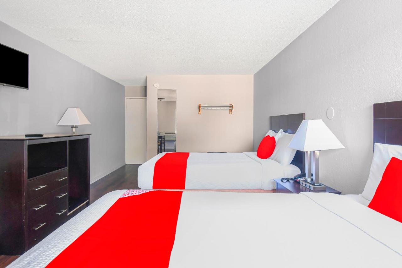 Quadruple Room - Disability Access at Americas Best Value Inn Irving DFW Airport South