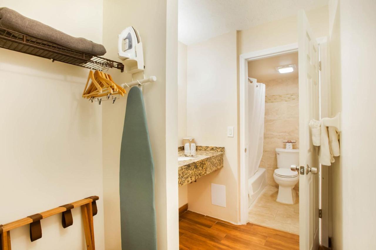 | OYO Waterfront Hotel- Cape Coral Fort Myers, FL