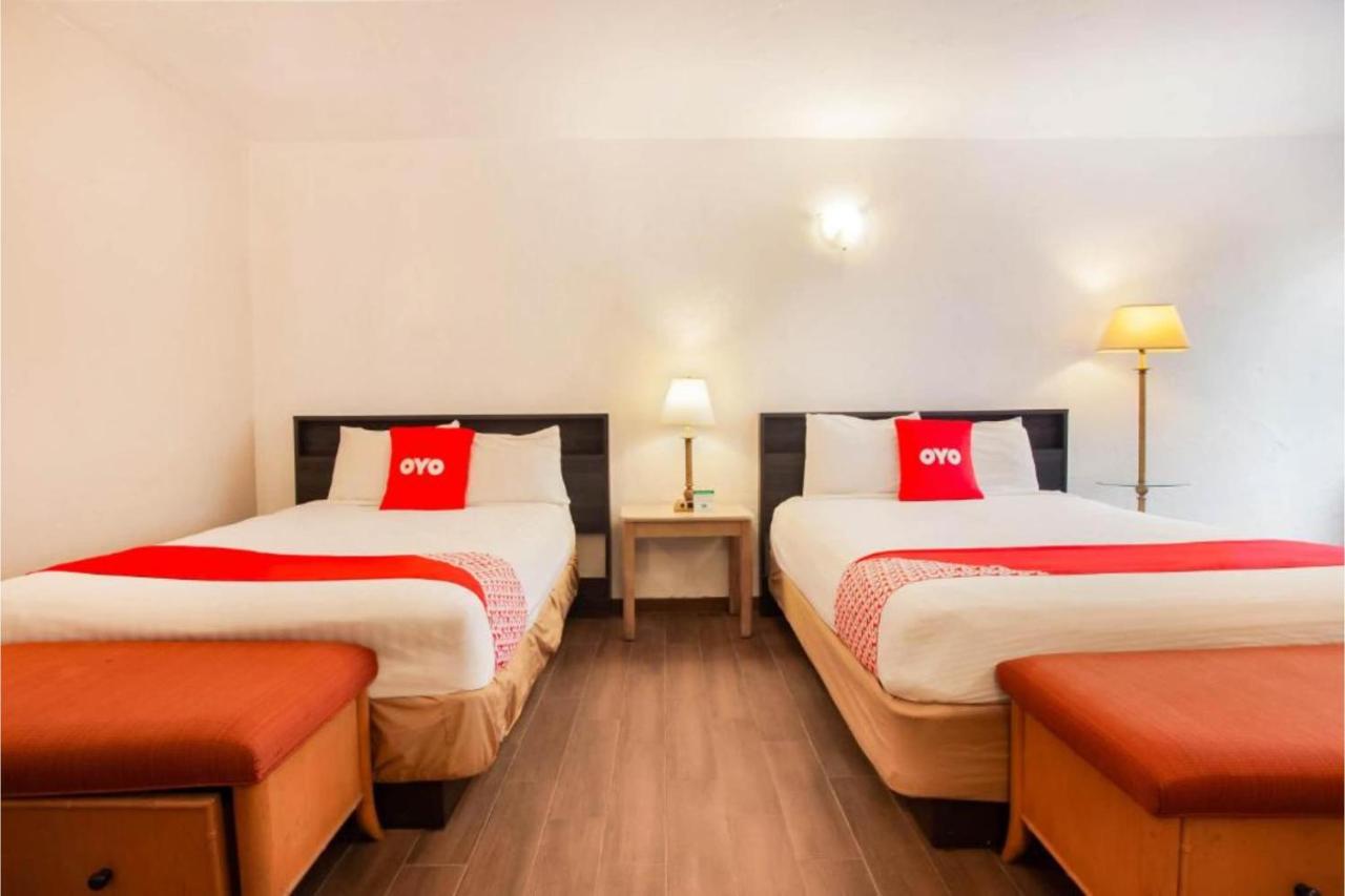 | OYO Waterfront Hotel- Cape Coral Fort Myers, FL