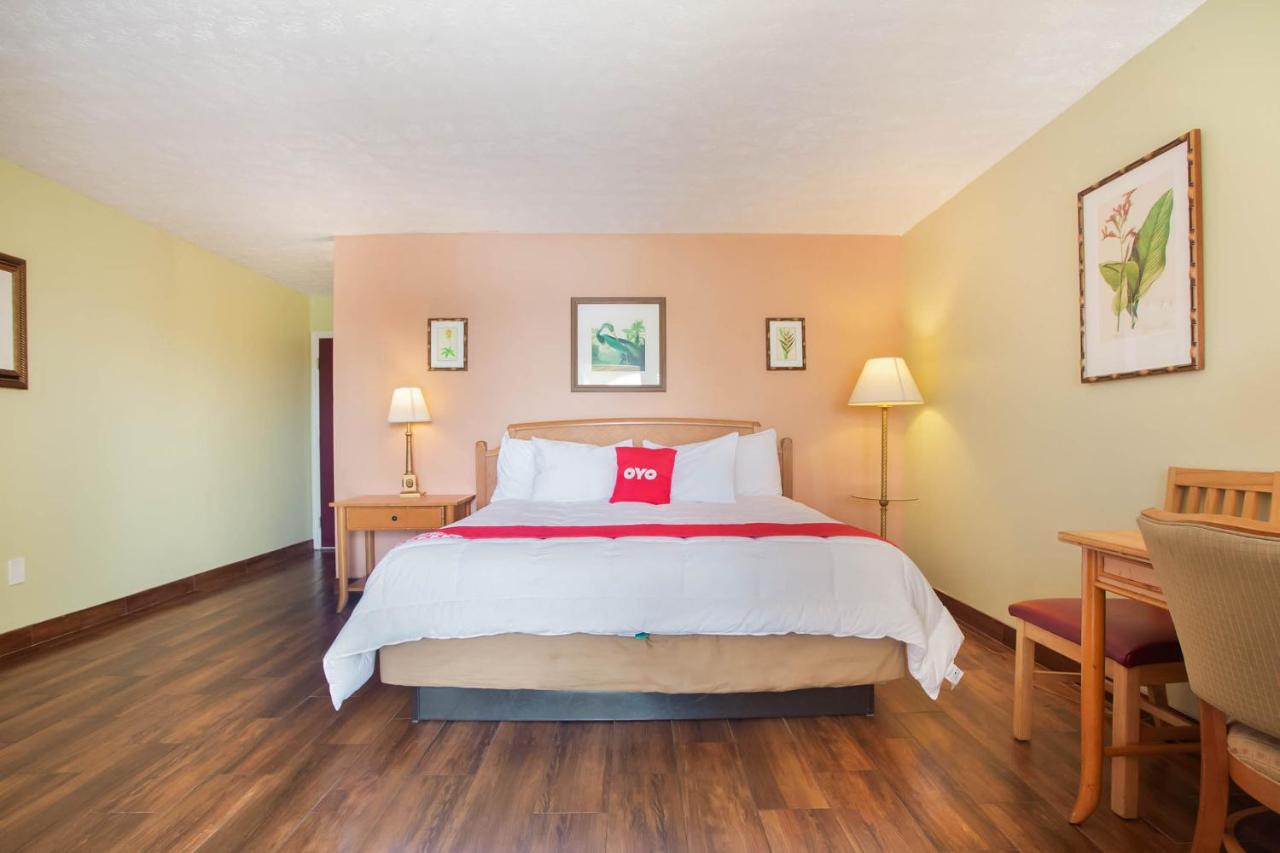 | OYO Waterfront Hotel- Cape Coral Fort Myers, FL