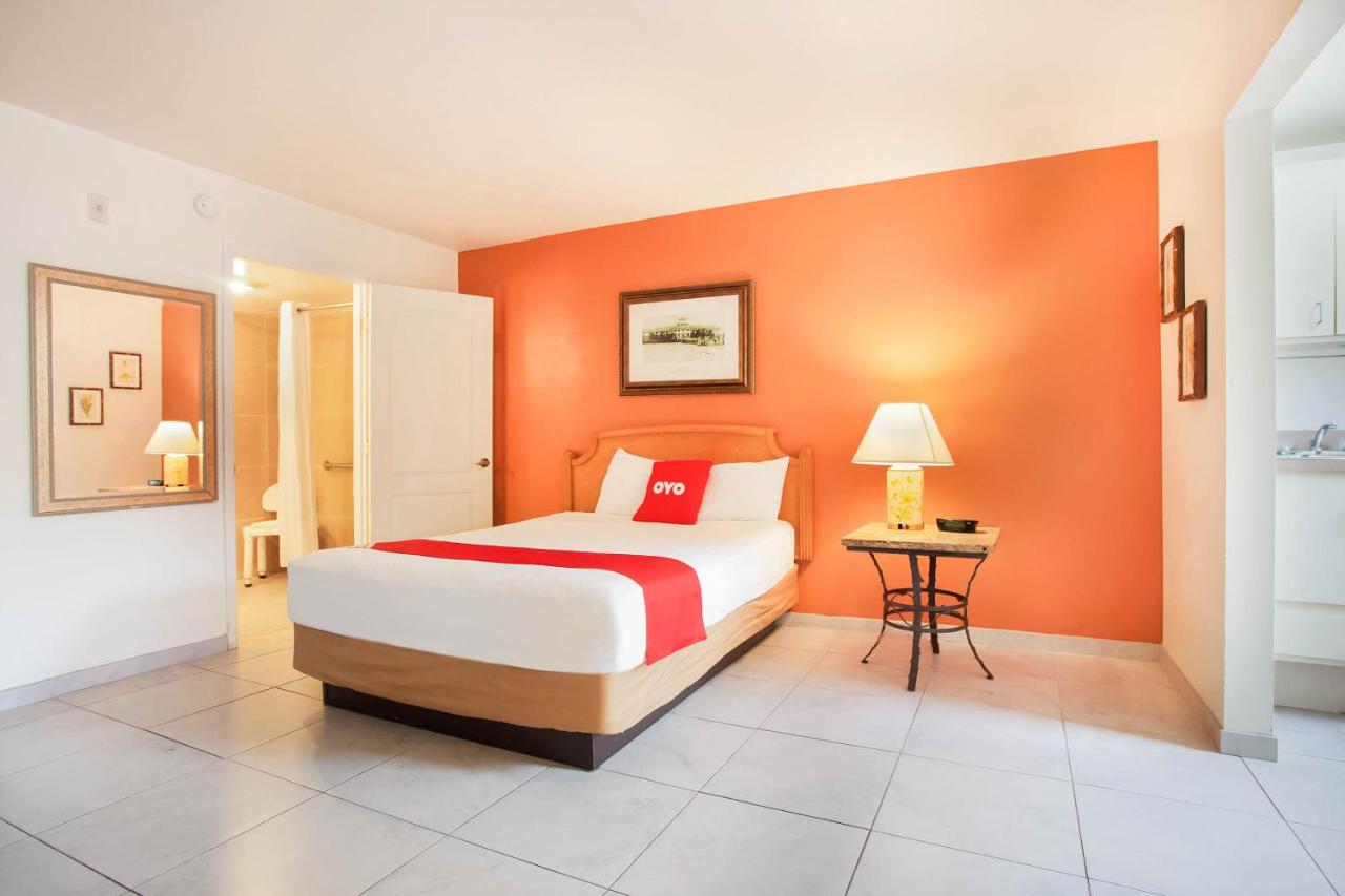 | OYO Waterfront Hotel- Cape Coral Fort Myers, FL