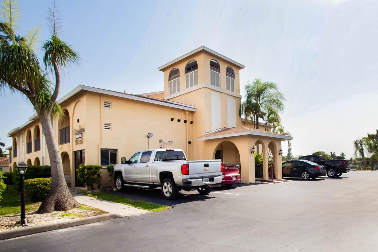 | OYO Waterfront Hotel- Cape Coral Fort Myers, FL