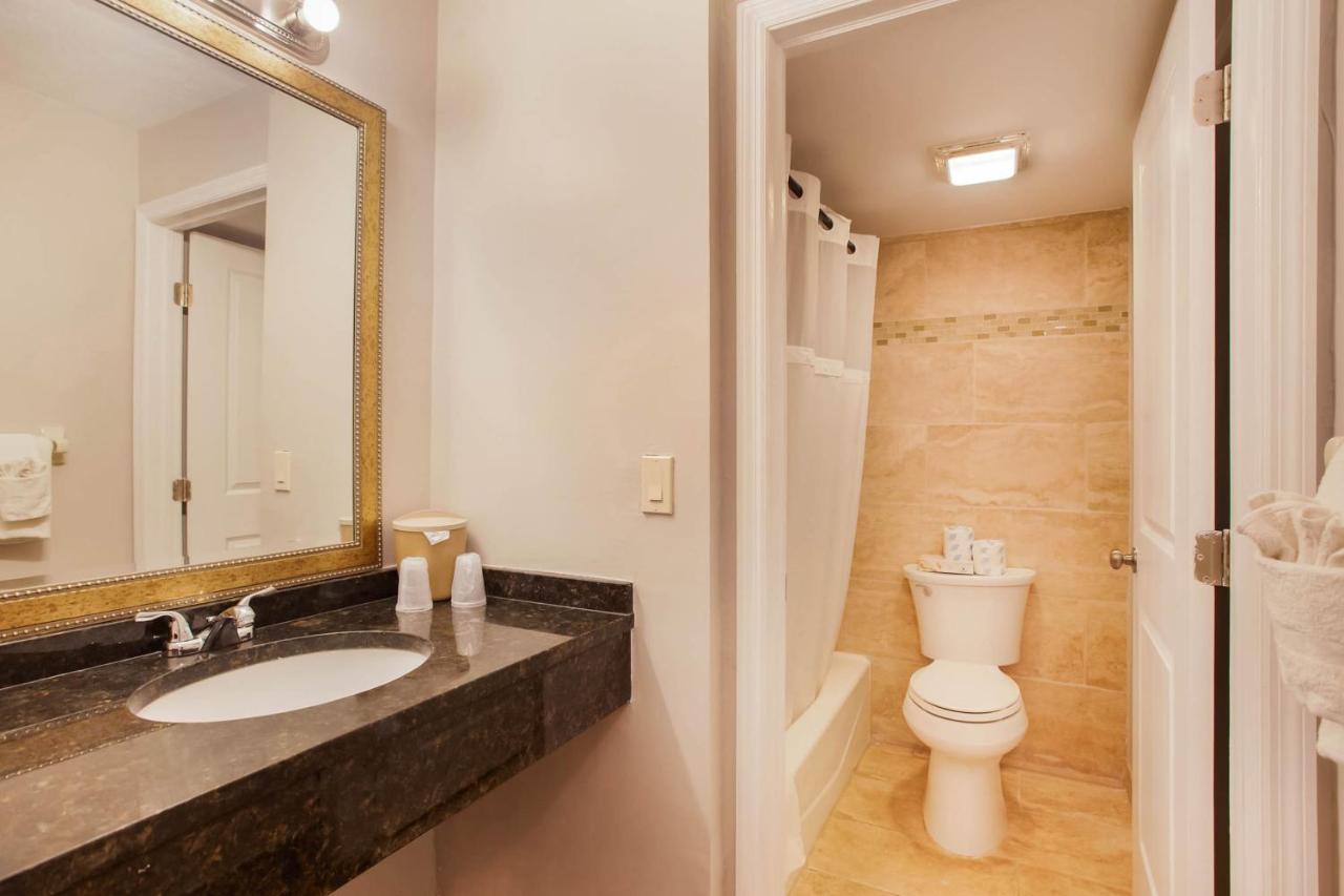 | OYO Waterfront Hotel- Cape Coral Fort Myers, FL