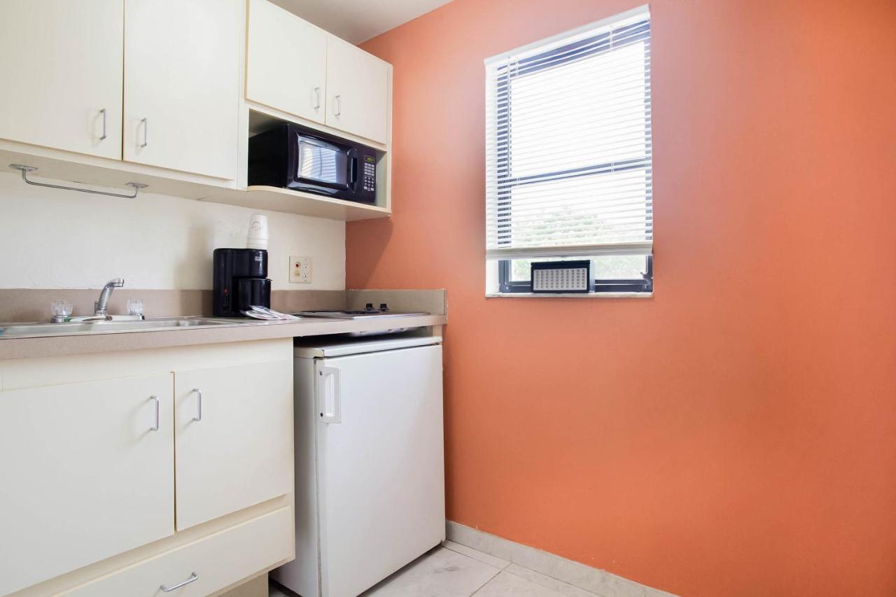 | OYO Waterfront Hotel- Cape Coral Fort Myers, FL