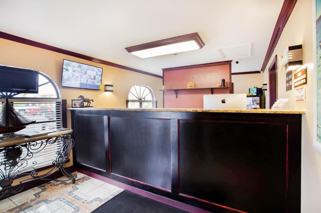 | OYO Waterfront Hotel- Cape Coral Fort Myers, FL