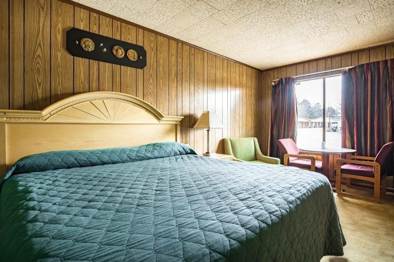 | OYO Hotel Holly Springs MS