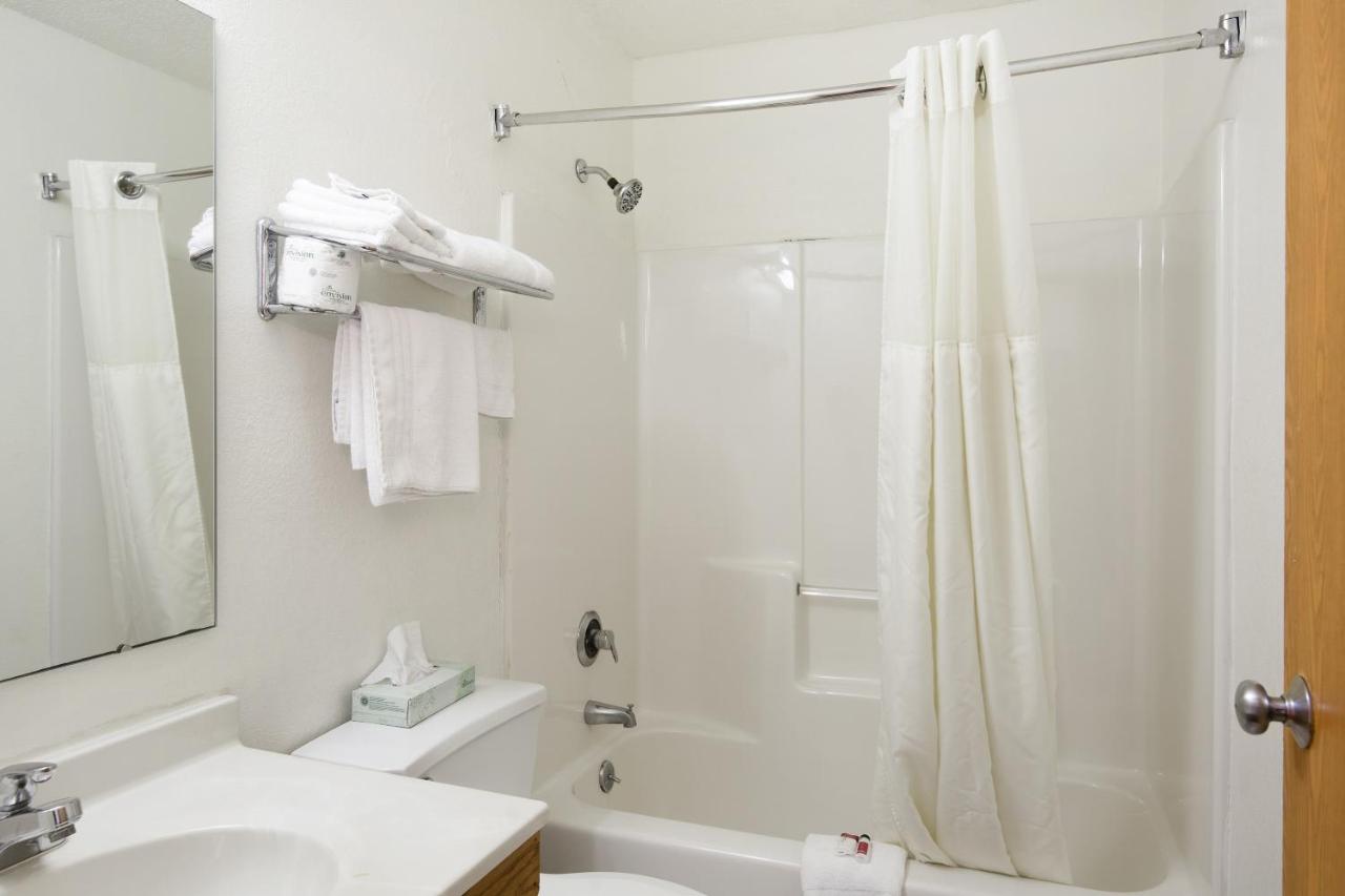  | OYO Hotel Portage I-94