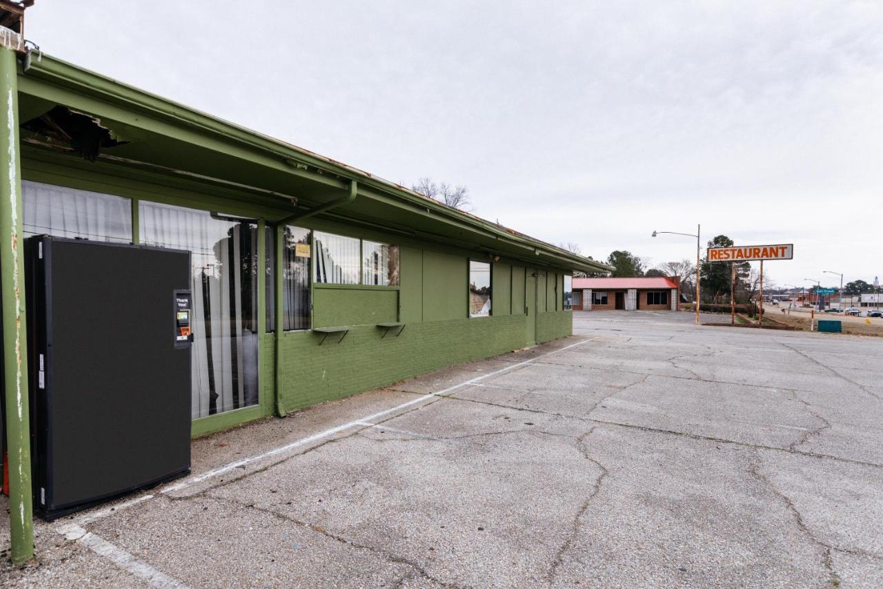 | OYO Hotel Holly Springs MS
