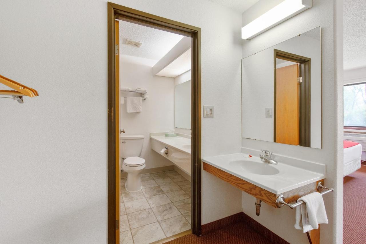  | OYO Hotel Portage I-94