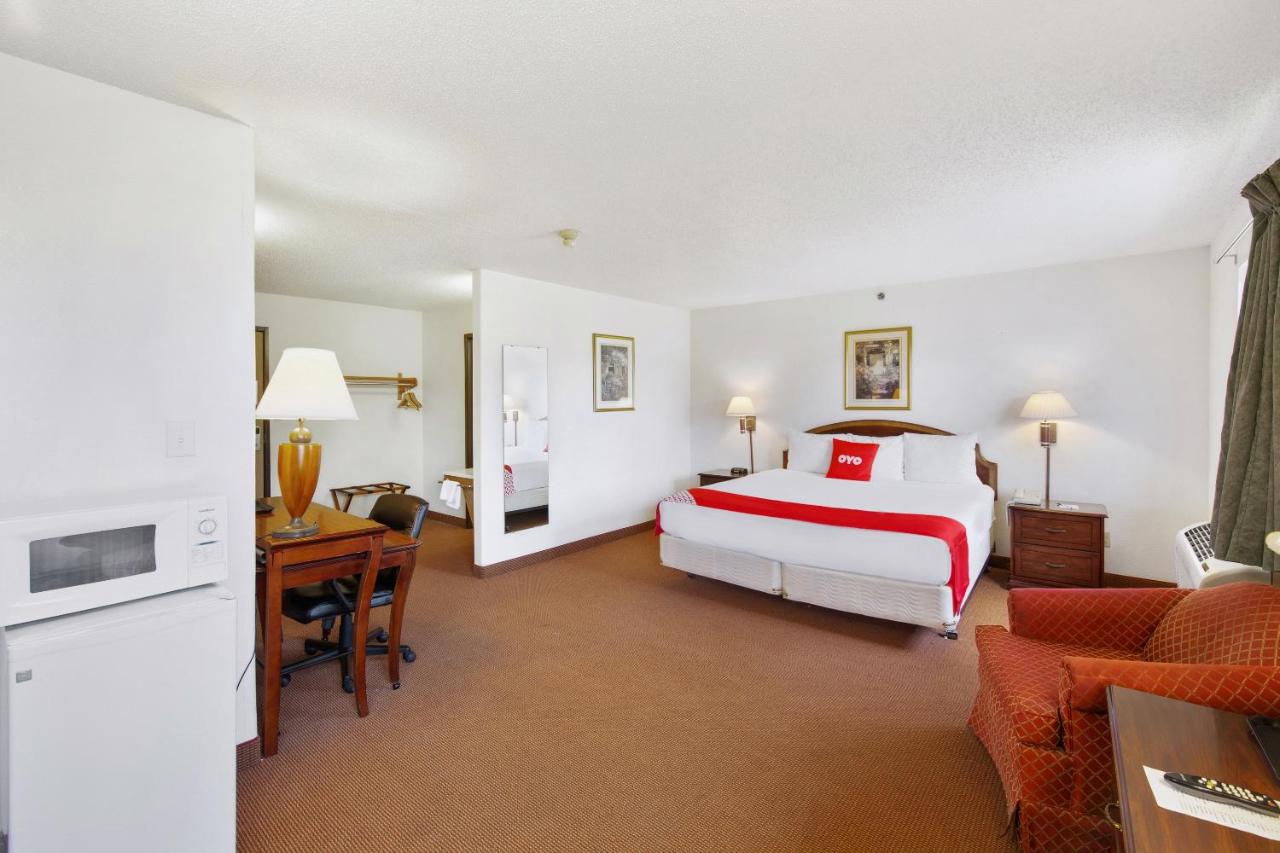  | OYO Hotel Portage I-94
