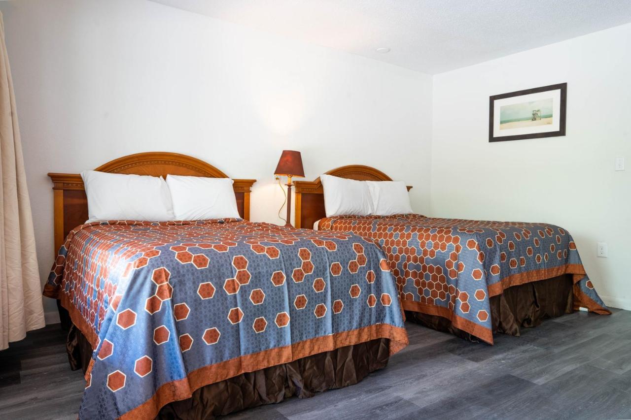 Queen Room with Two Queen Beds at OYO Hotel Ocala, Fl I-75