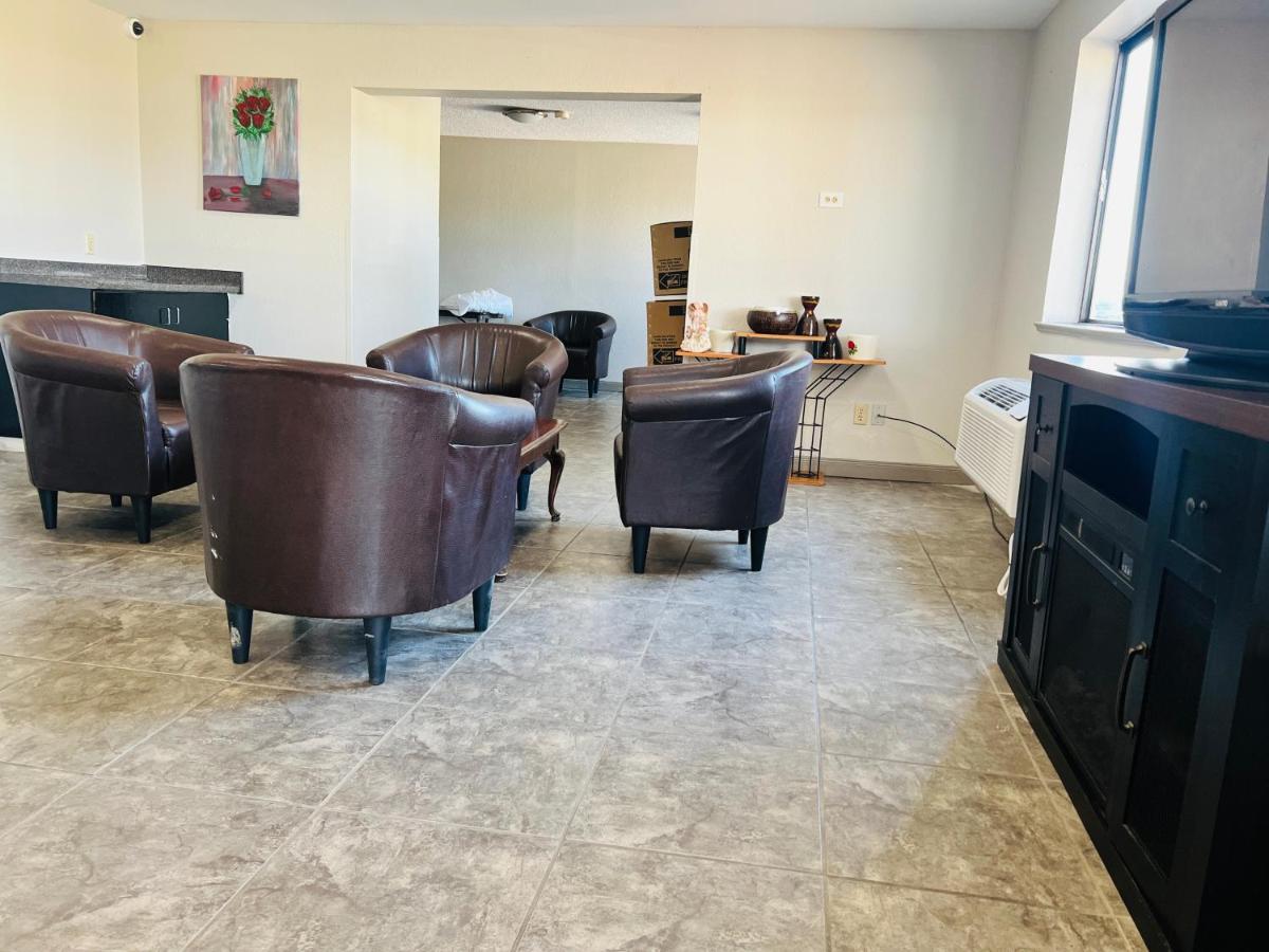 | Rosewood Inn