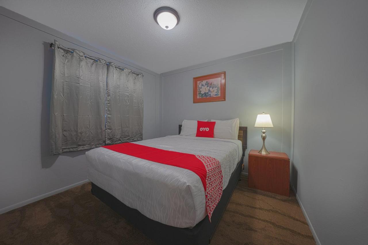 One-Bedroom Suite at Oyo Hotel Portland Or Near Airport