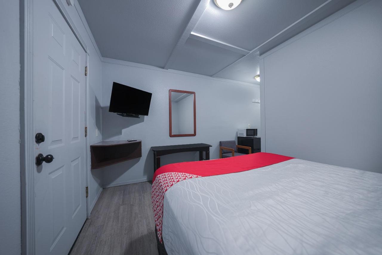 Double Room at Oyo Hotel Portland Or Near Airport