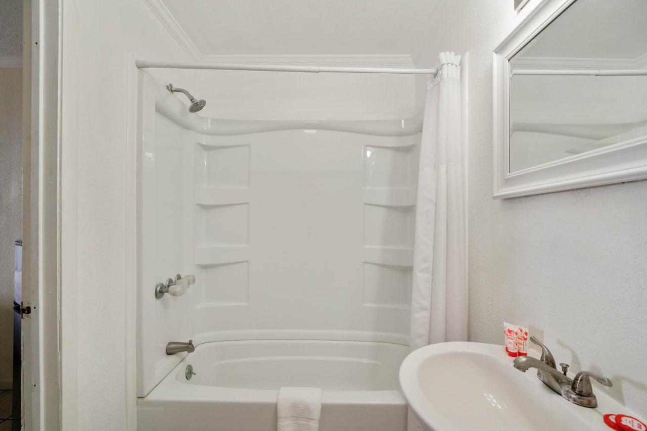 | OYO Hotel Rockport- Bay View