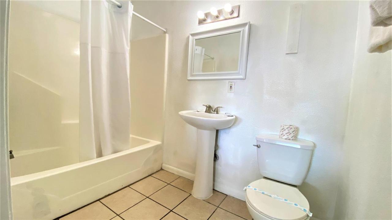 | OYO Hotel Rockport- Bay View