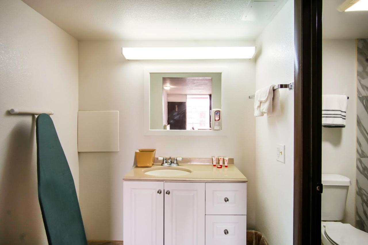 Double Room with Two Double Beds Smoking at OYO Hotel Hutchinson KS West 4th Ave