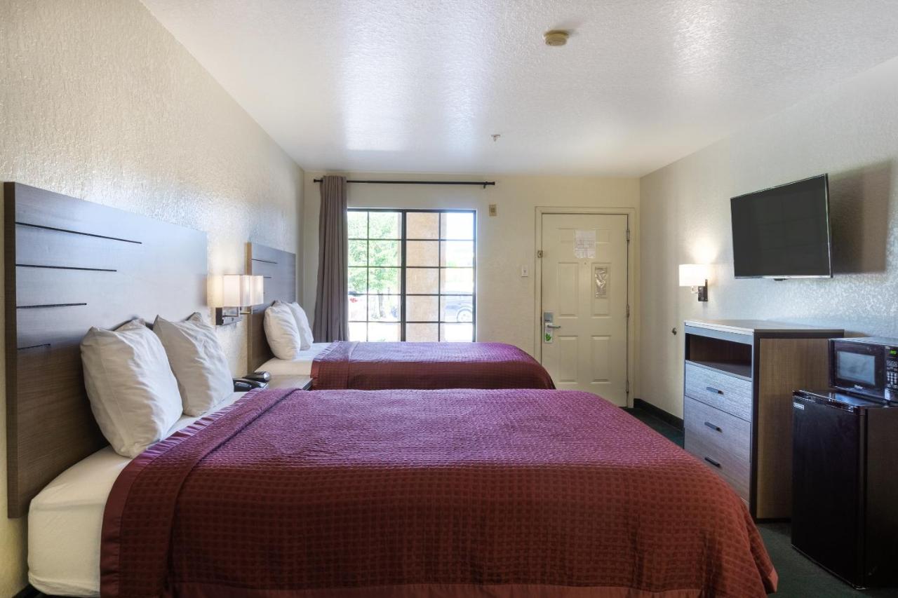  | OYO Inn & Suites Medical Center San Antonio