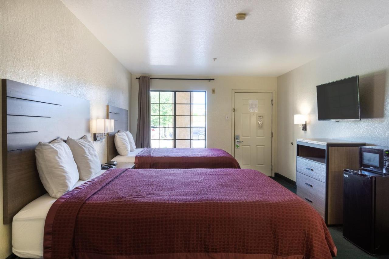  | OYO Inn & Suites Medical Center San Antonio