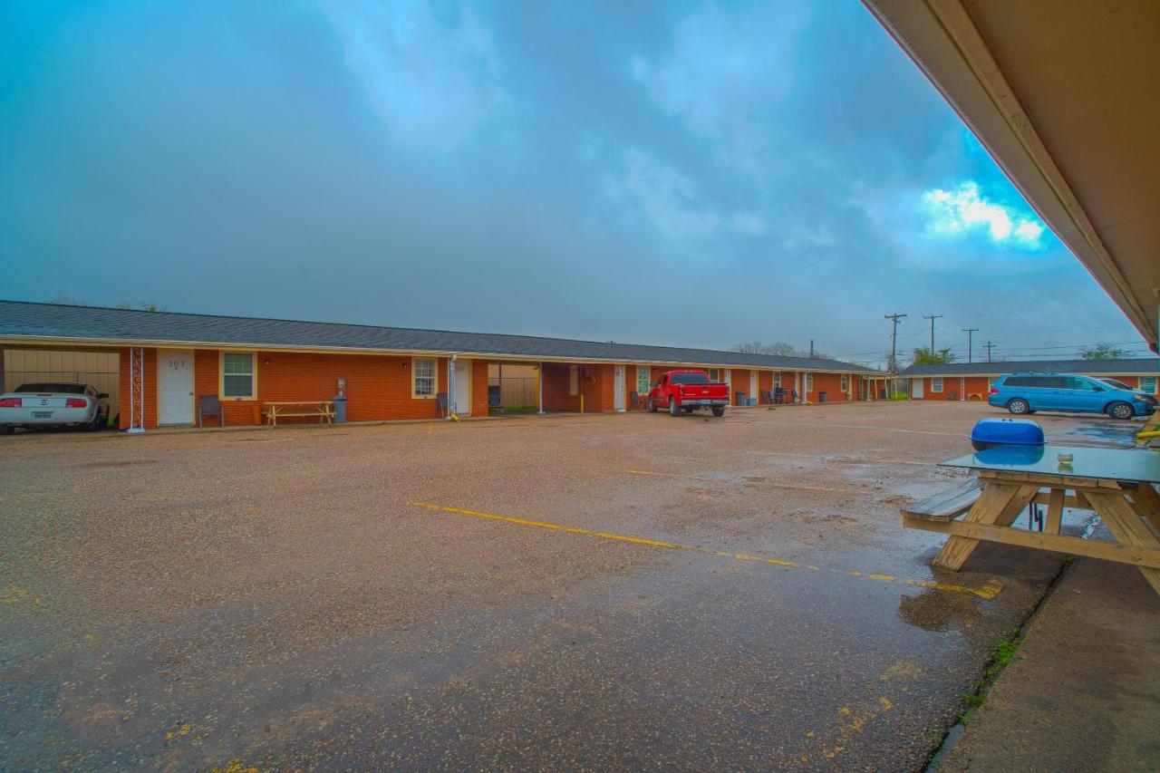  | Texana Inn Edna, Tx By OYO Near US-59