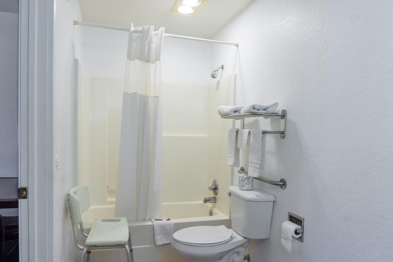  | OYO Inn & Suites Medical Center San Antonio