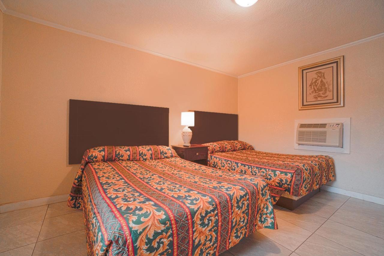  | Texana Inn Edna, Tx By OYO Near US-59