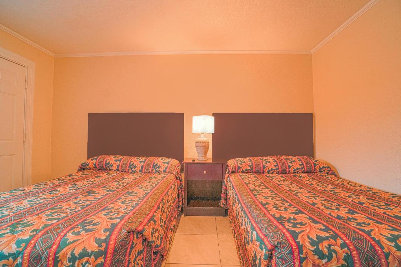 | Texana Inn Edna, Tx By OYO Near US-59