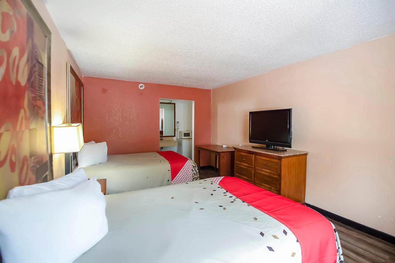 Deluxe Queen Room with Two Queen Beds at Hotel O Daylight Inn Elkhart I-90, In
