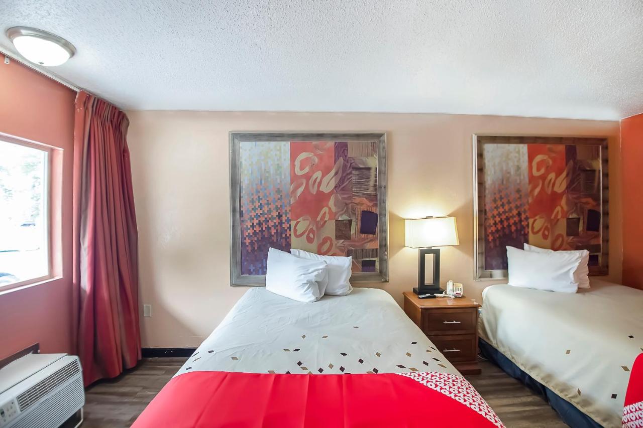 Deluxe Queen Room with Two Queen Beds at Hotel O Daylight Inn Elkhart I-90, In