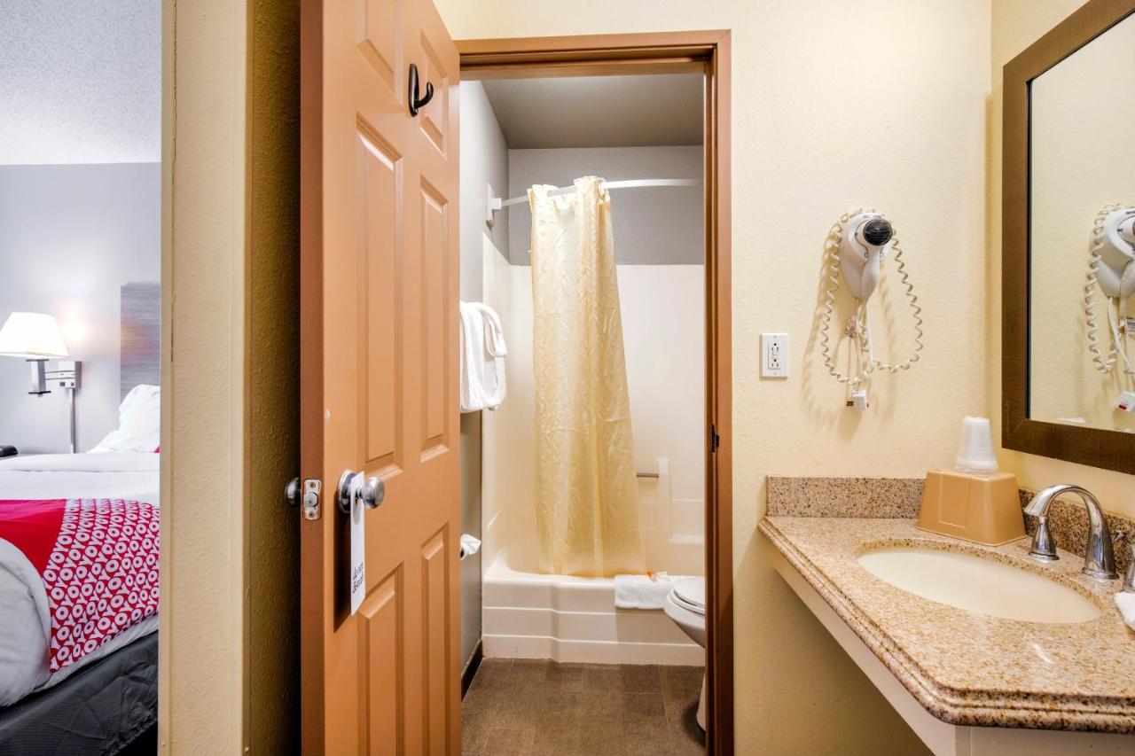 King Room at Rockview Hotel Castle Rock Downtown