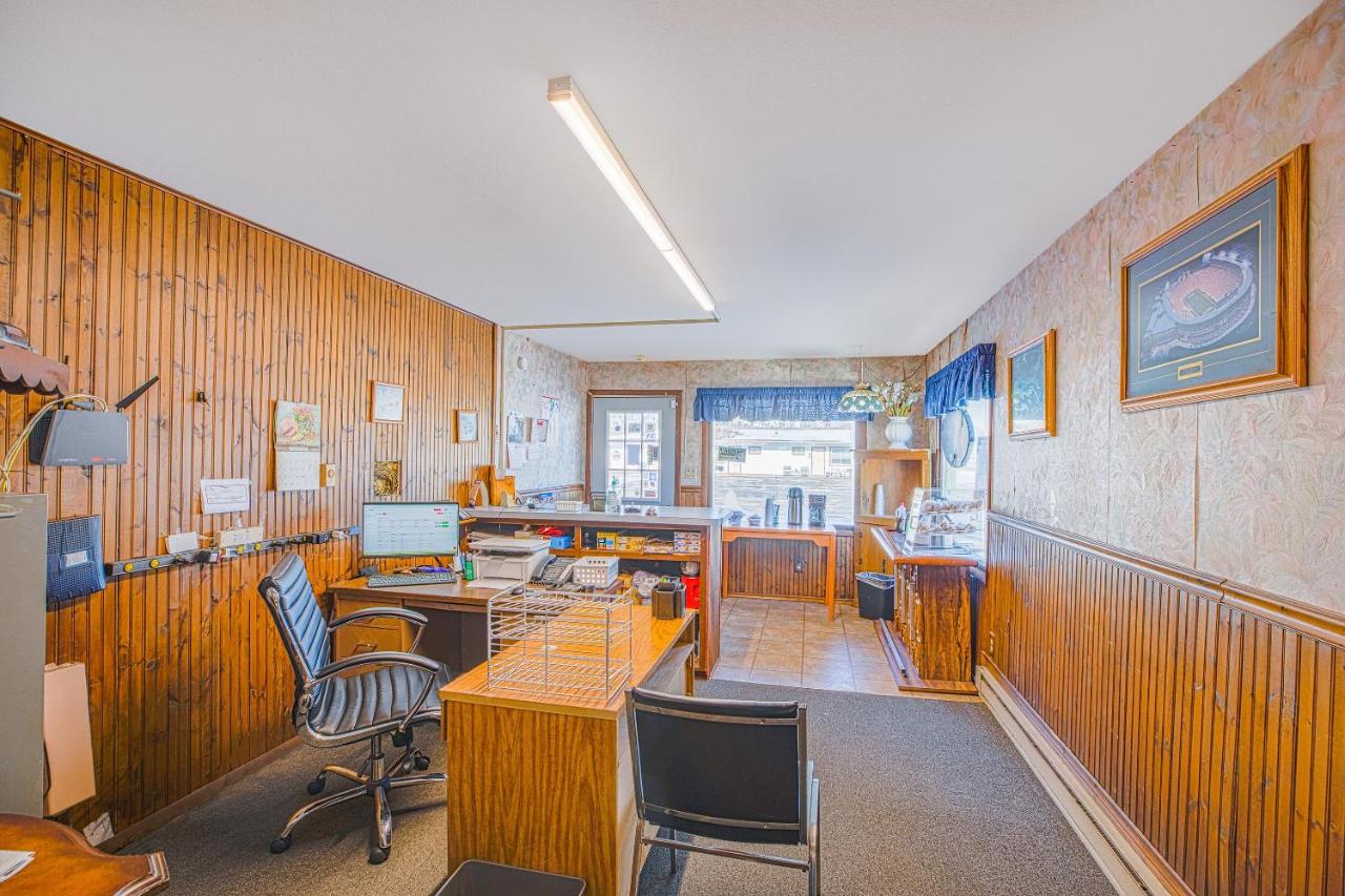 | OYO Hotel Tomahawk - Lake Mohawksin