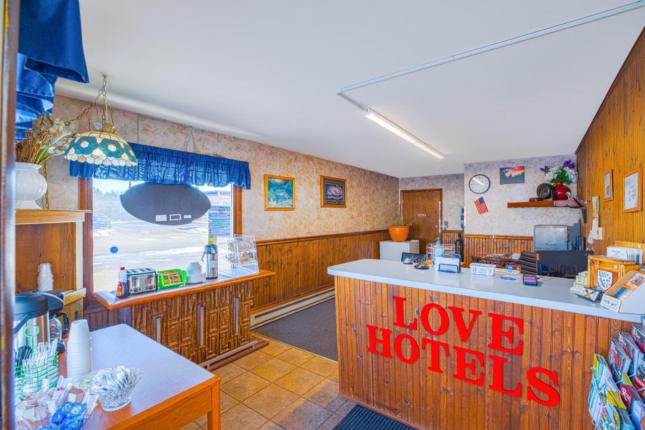 | OYO Hotel Tomahawk - Lake Mohawksin